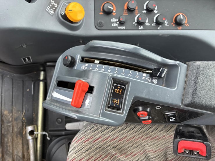 2024-kubota-m6-131-image-75