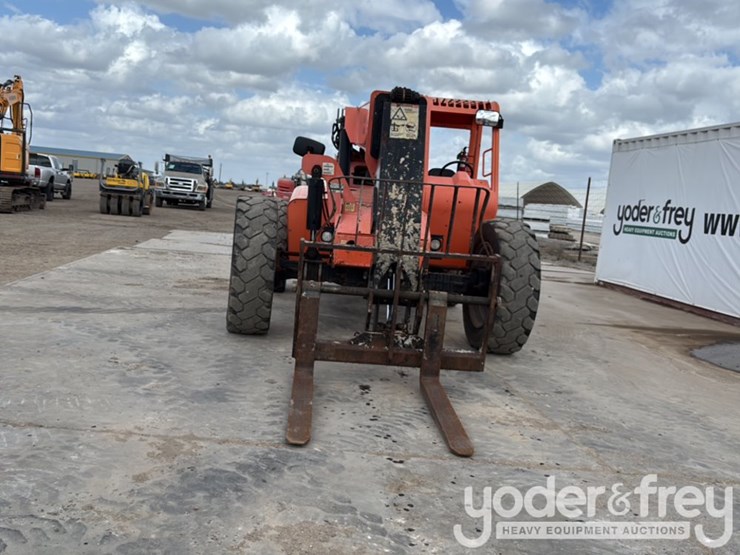 2016-sky-trak-6042-image-8