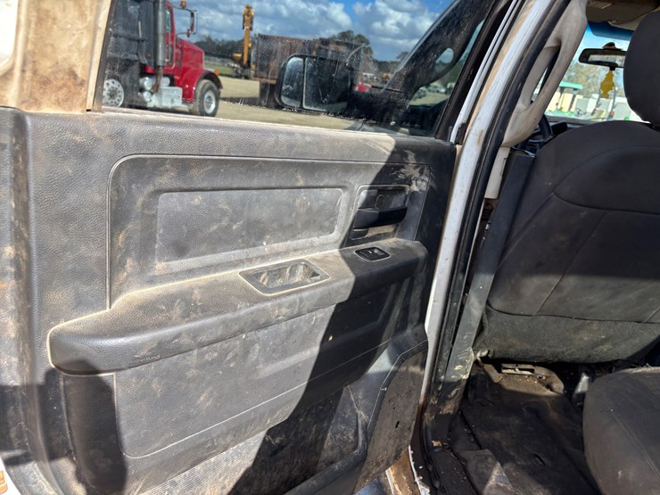 2012-dodge-ram-2500-image-10