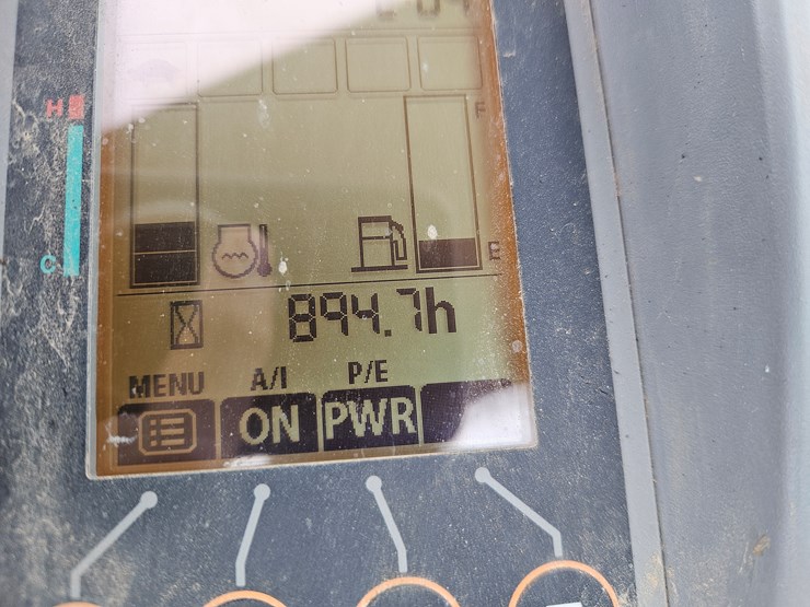 2022-deere-35g-image-13