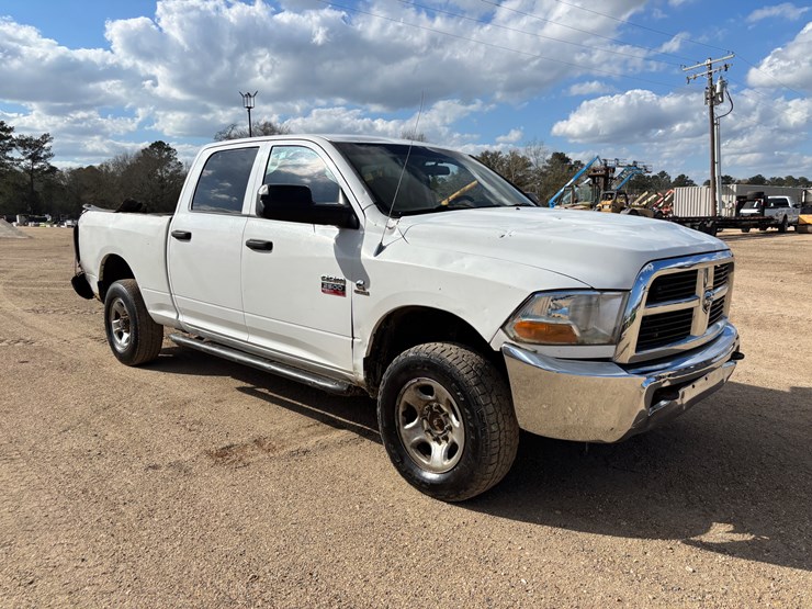 2012-dodge-ram-2500-image-2