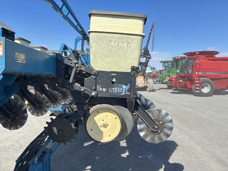 kinze-2600-image-7