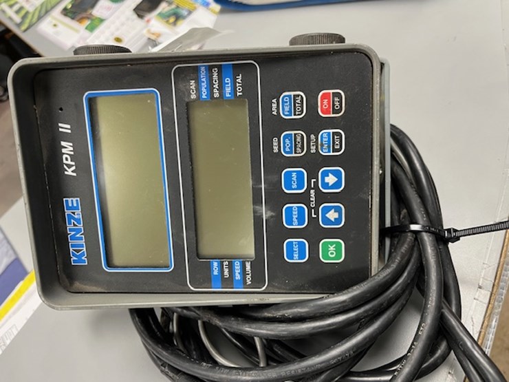 2004-kinze-3500-image-25