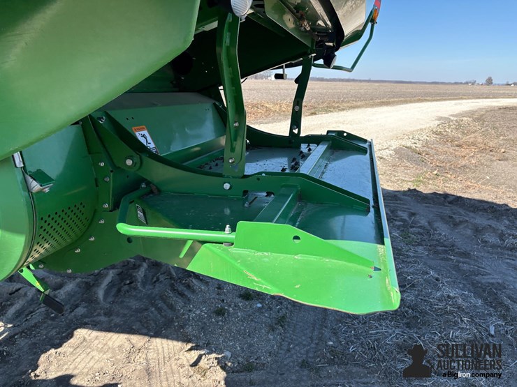 2015-john-deere-s670-image-18
