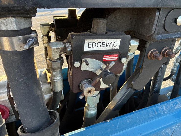 2010-kinze-3660-image-17