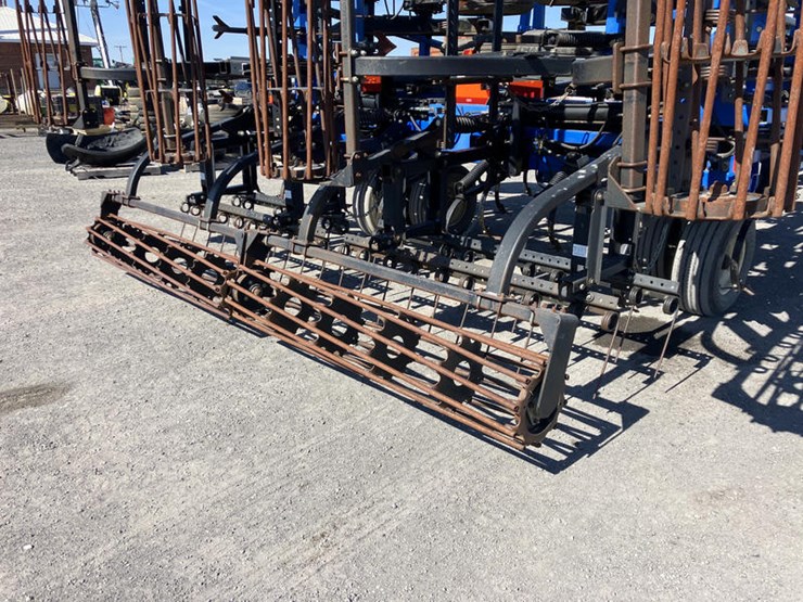 new-holland-st250-image-6