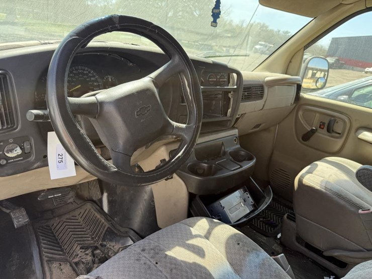 2001-chevrolet-express-3500-image-15