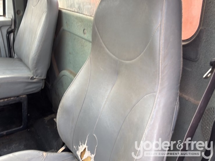 2007-international-7600-image-56