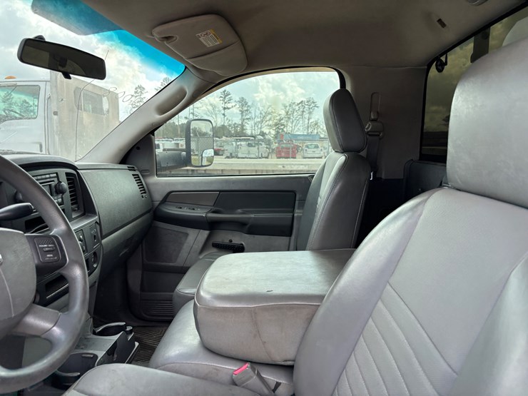 2008-dodge-3500-image-11