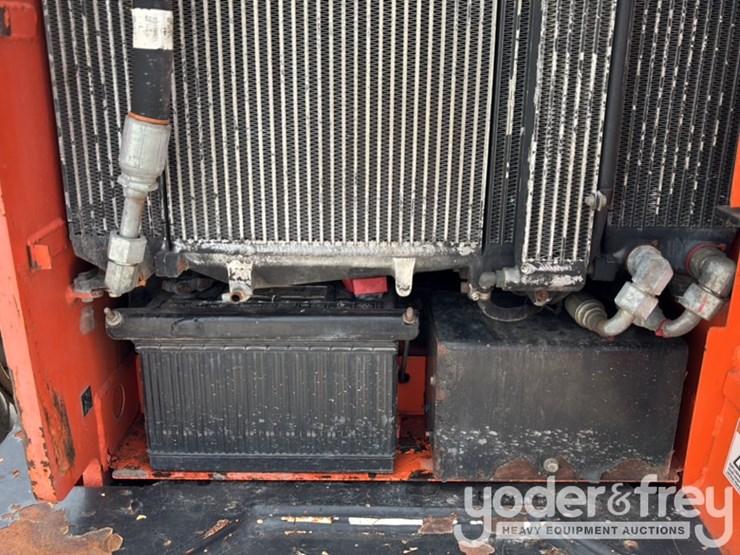 2016-sky-trak-6042-image-39