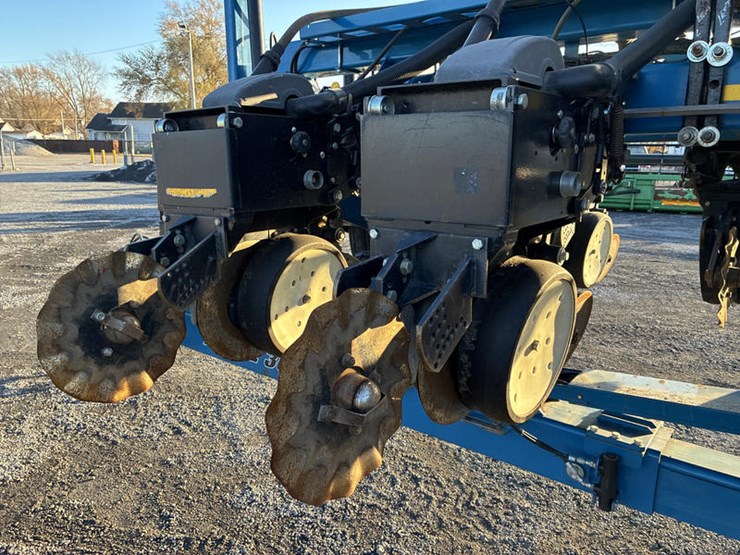 2010-kinze-3660-image-78