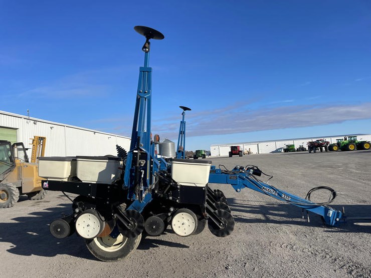 2010-kinze-3000-image-18