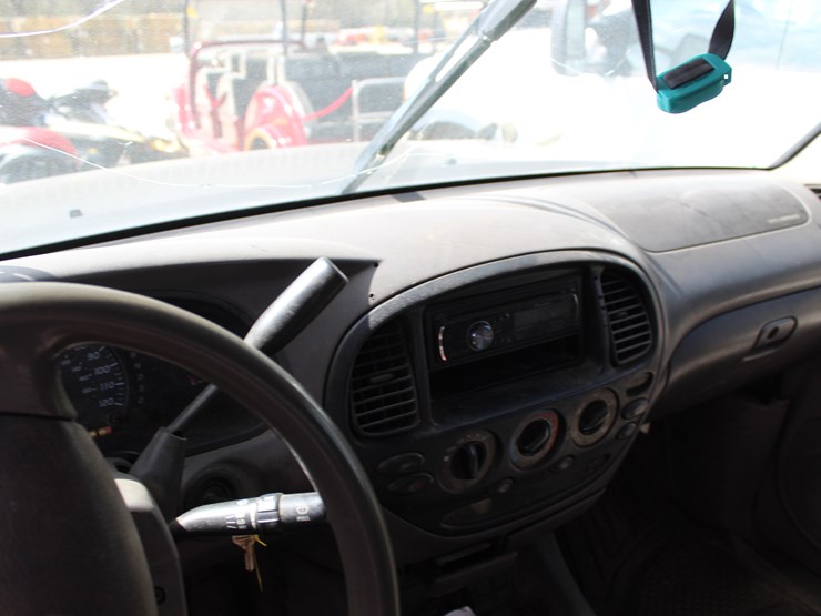 2005-toyota-tundra-image-9