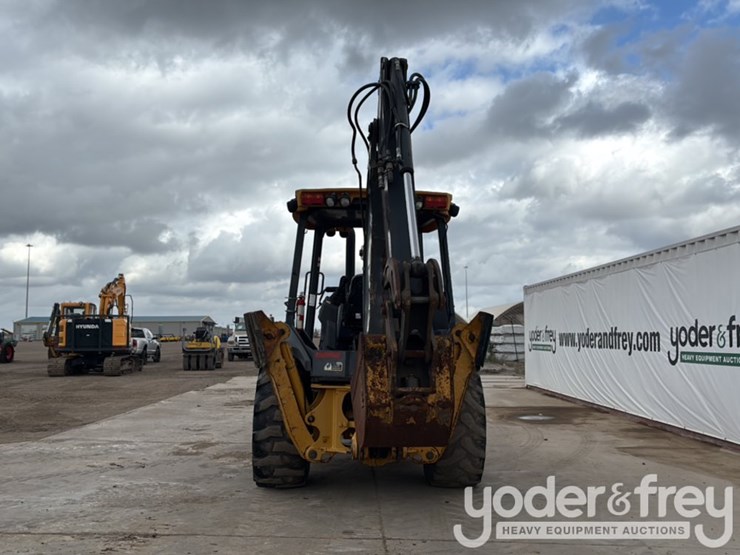 2018-deere-310l-image-4