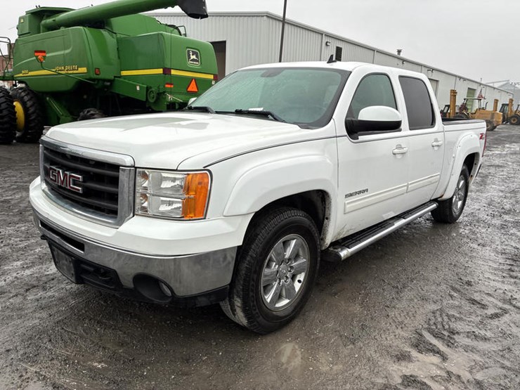 2011-gmc-sierra-1500-image-3