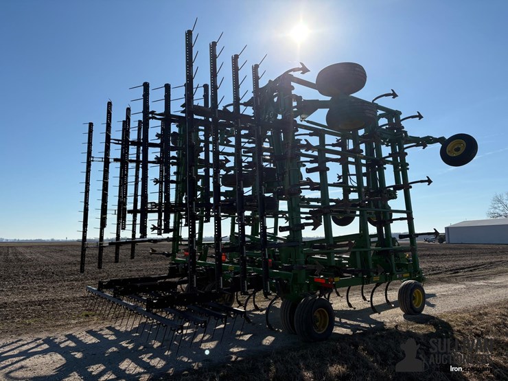 2013-john-deere-2210-image-5