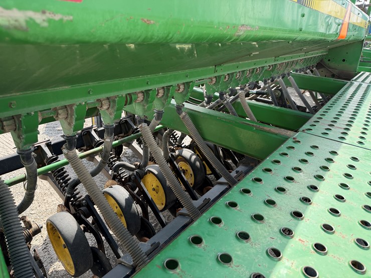 john-deere-750-image-8