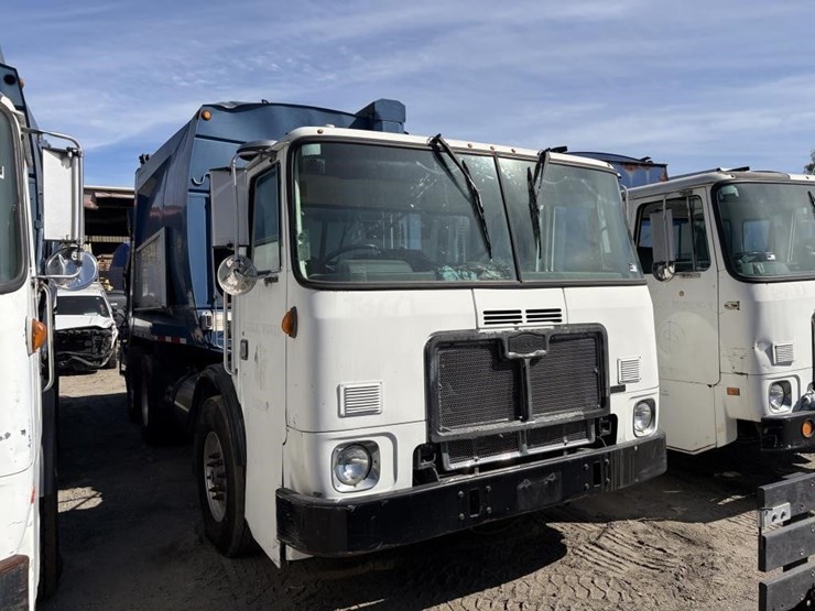 2010-autocar-xpeditor-image-2