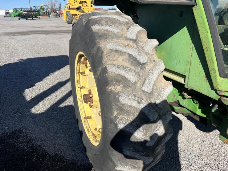 john-deere-4230-image-6