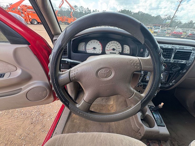 2002-toyota-tacoma-image-10