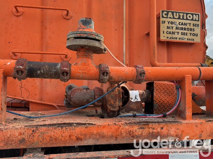 2007-international-7600-image-27