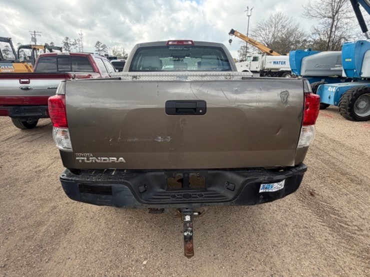 2010-toyota-tundra-image-20