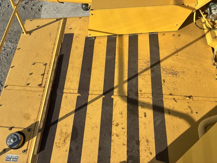 new-holland-tr89-image-77