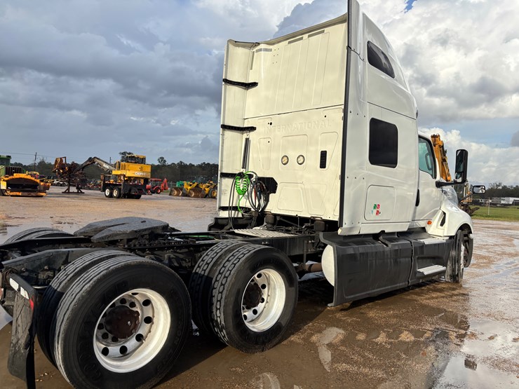 2018-international-lt-image-3