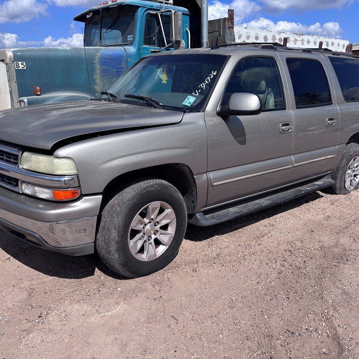2002 CHEVROLET SUBURBAN