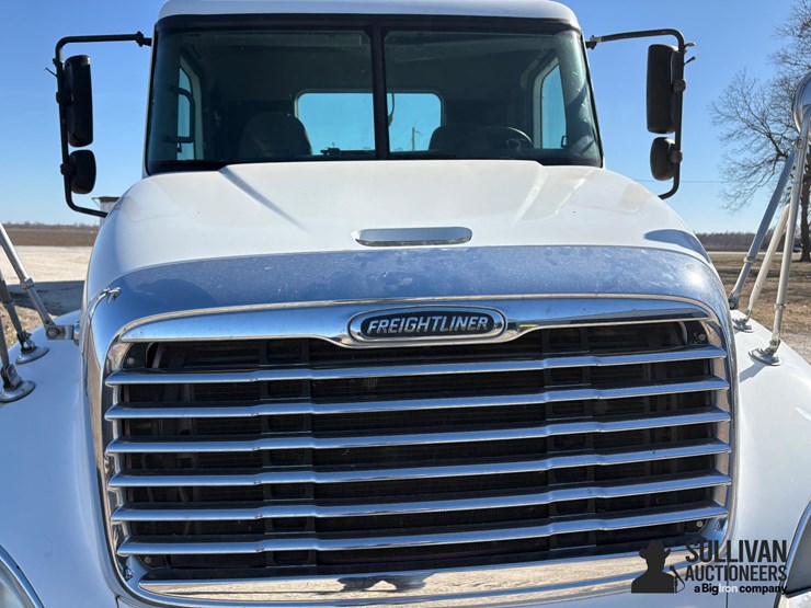 2004-freightliner-columbia-120-t/a-day-cab-truck-tractor-image-15