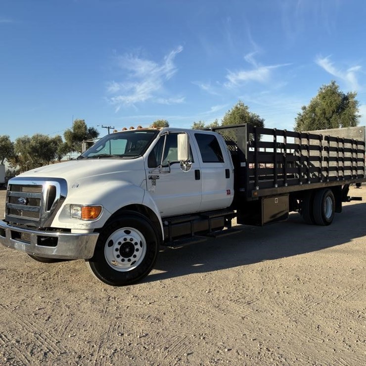 2015 FORD F650