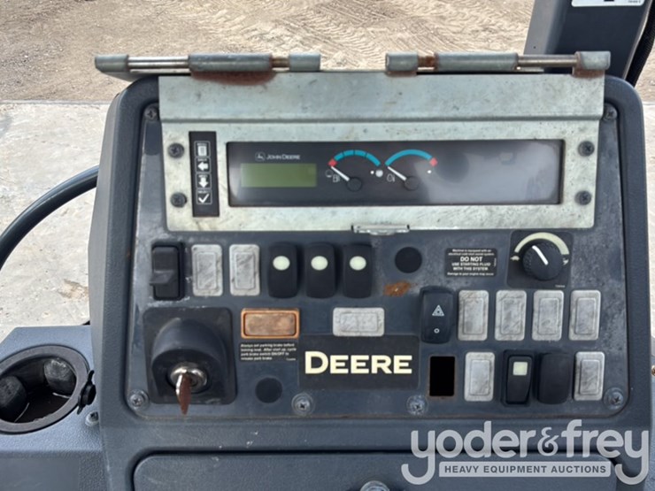 2018-deere-310l-image-51