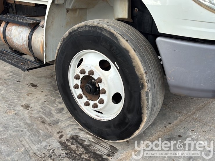 2015-international-4400-image-13