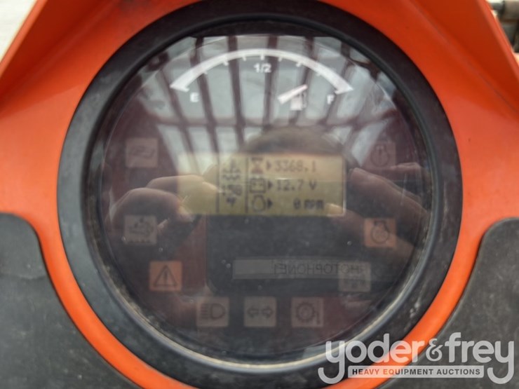 2016-sky-trak-6042-image-46