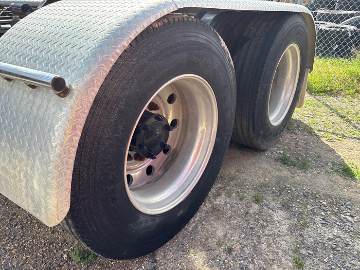 2001-mack-ch613-image-6