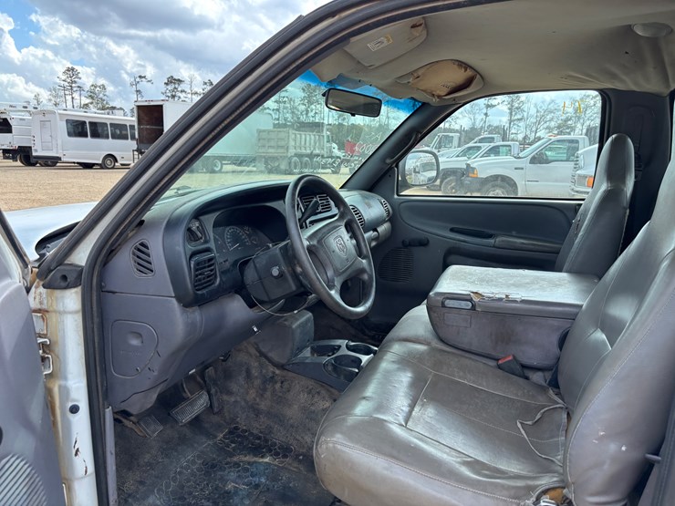 2002-dodge-ram-2500-image-16