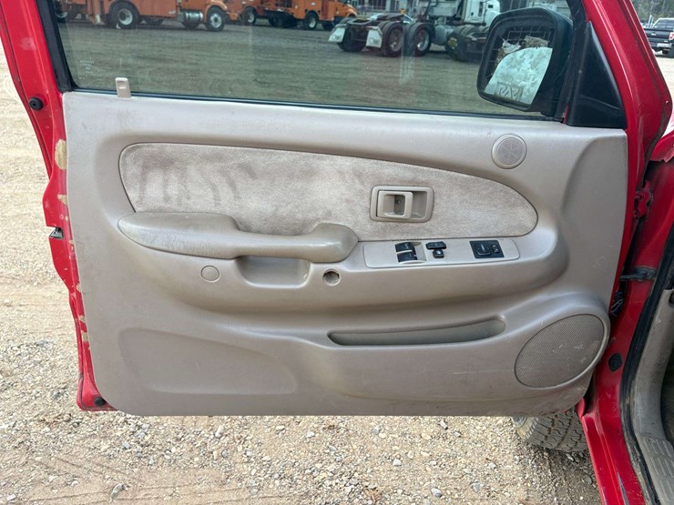 2002-toyota-tacoma-image-8