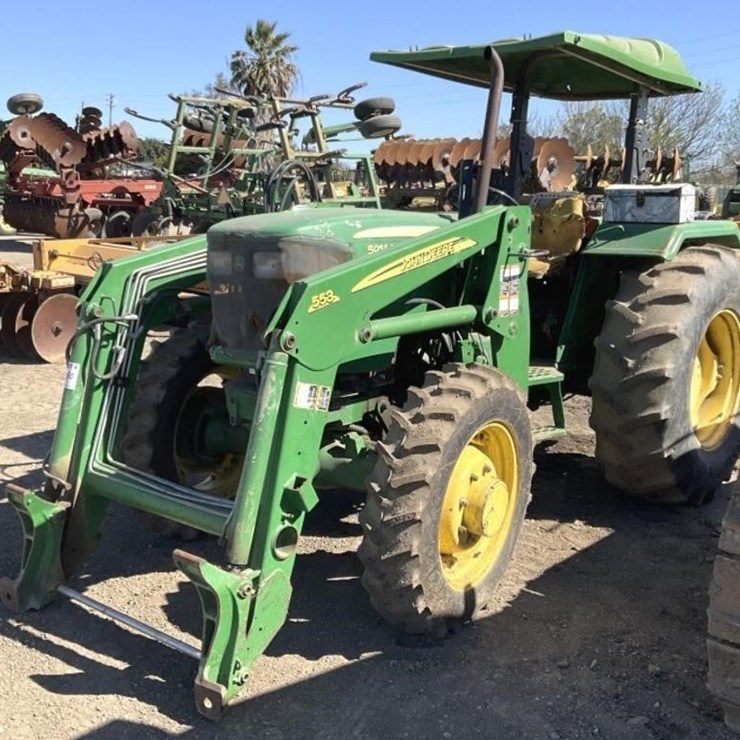 JOHN DEERE 5055E