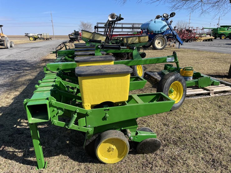 john-deere-7000-image-3