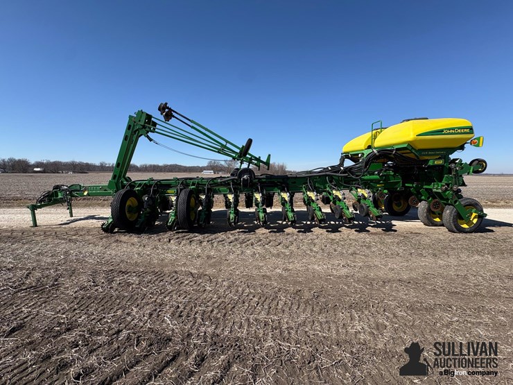 2010-john-deere-1770nt-image-8