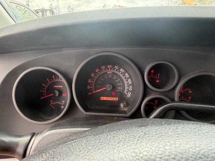 2010-toyota-tundra-image-49