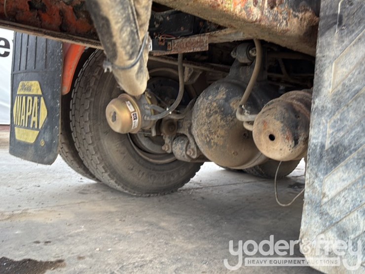 2007-international-7600-image-32