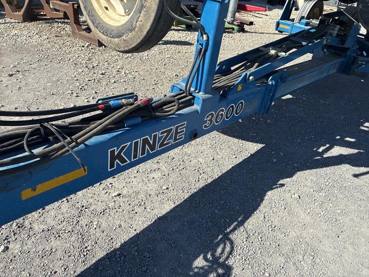 2006-kinze-3600-image-7
