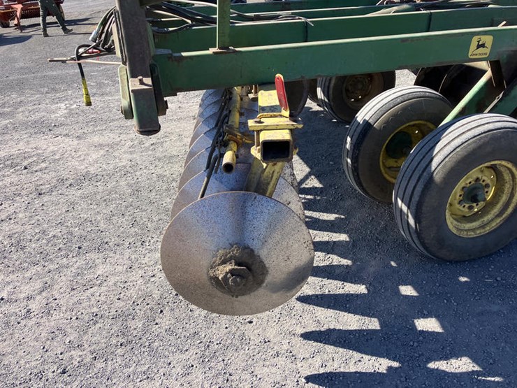 john-deere-230-image-5