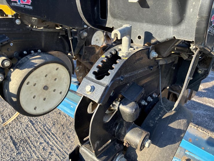 2010-kinze-3660-image-39