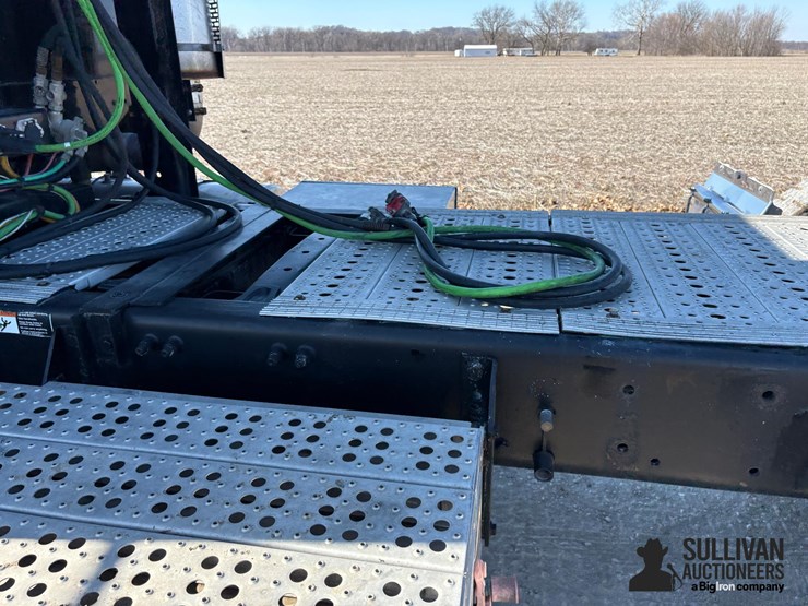 2006-freightliner-columbia-112-t/a-day-cab-truck-tractor-image-14