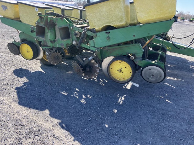 john-deere-7000-image-11