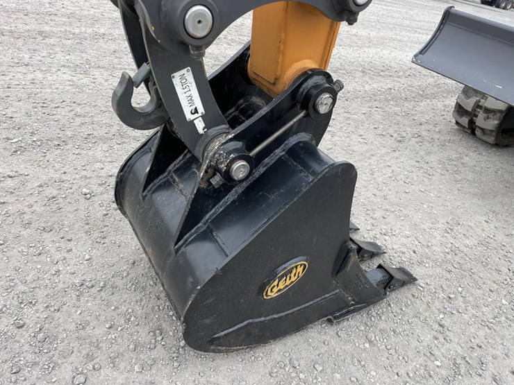 2024-case-cx30c-image-5