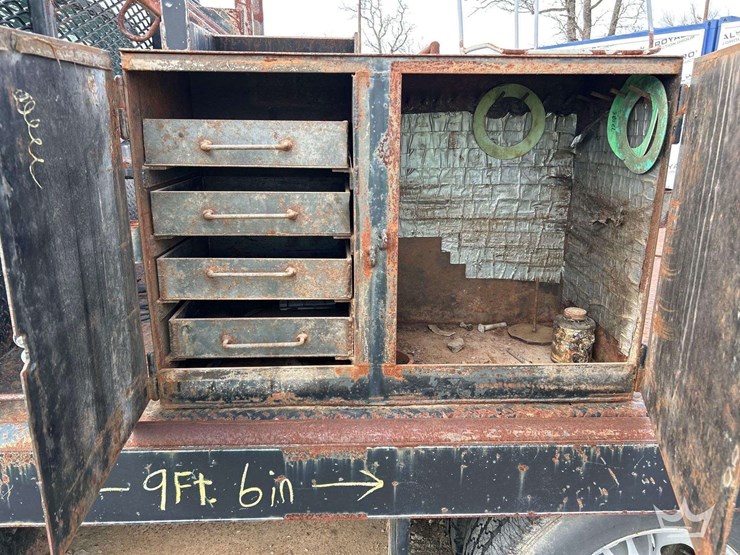 2008-gmc-3500-hd-4x4-ext.-cab-9ft.-flatbed-truck-image-25