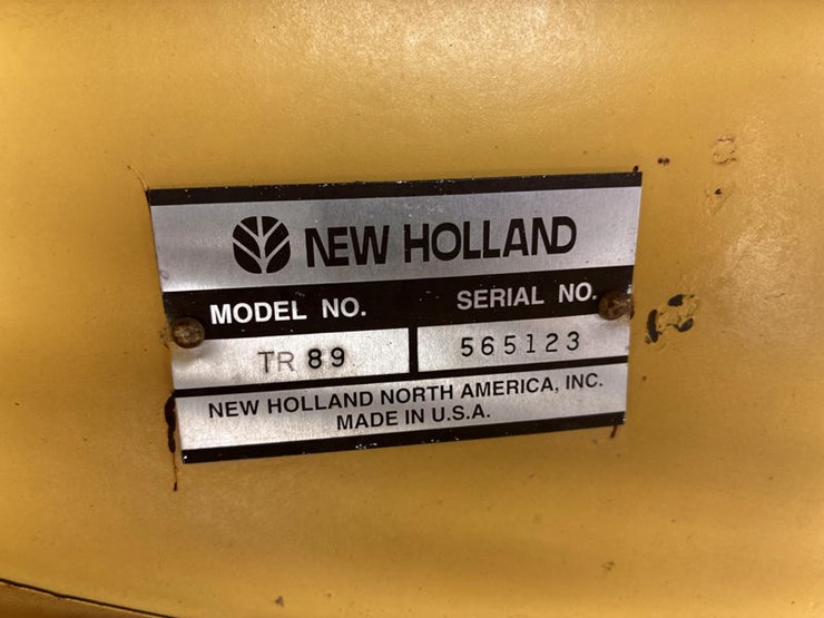 new-holland-tr89-image-2